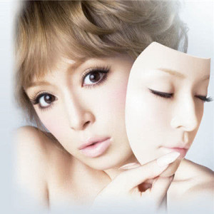 收聽濱崎步的SEVEN DAYS WAR (TK Acoustic Piano version) (TK Acoustic Piano Version)歌詞歌曲