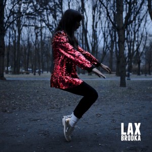 Listen to Varsovie (Bueno Bros. Remix) song with lyrics from Brodka