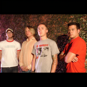 收聽Yellowcard的View From Heaven (Live)歌詞歌曲