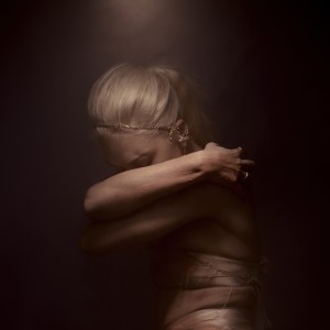 ดาวน์โหลดและฟังเพลง The Hill พร้อมเนื้อเพลงจาก George Maple