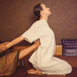 ดาวน์โหลดและฟังเพลง Calm Sounds for Relaxing Massage พร้อมเนื้อเพลงจาก GENESIS MUSIC