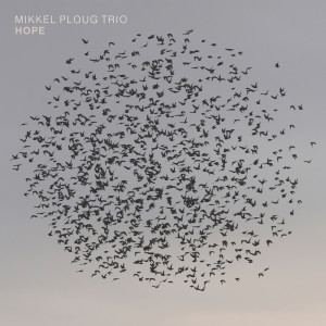 ดาวน์โหลดและฟังเพลง Winter Lullaby พร้อมเนื้อเพลงจาก Mikkel Ploug
