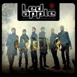 Dengarkan Someone met by chance lagu dari LED Apple dengan lirik