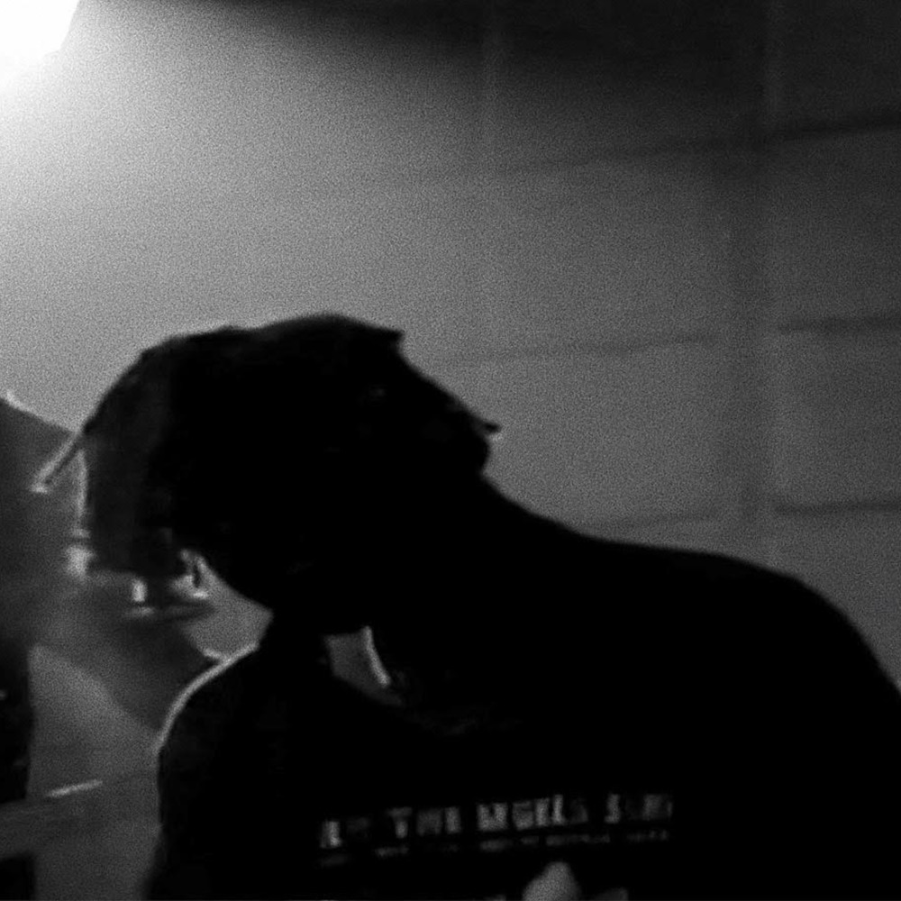 i walk this earth all by myself - live (Explicit)