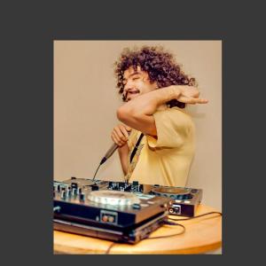 Listen to Mega pra Ligar pra Ex Depois do Carnaval (Explicit) song with lyrics from Dj NV