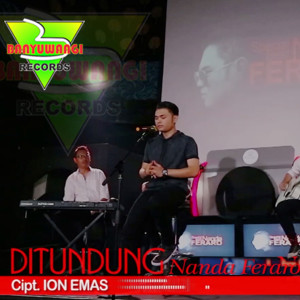 收聽Nanda Feraro的Ditundung歌詞歌曲