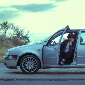 ดาวน์โหลดและฟังเพลง Lluvia พร้อมเนื้อเพลงจาก Raylen