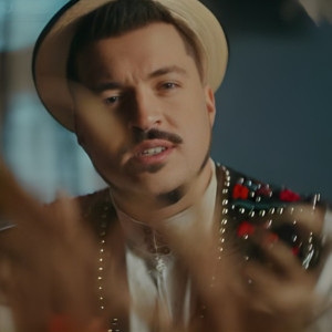 Listen to La Fereastră La Mândra song with lyrics from Paul Ananie