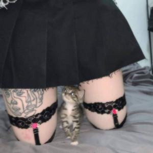 ดาวน์โหลดและฟังเพลง Lost Love พร้อมเนื้อเพลงจาก Overrated