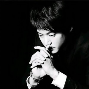 Listen to 雪儿制作《爱恨两清》 (完整版) song with lyrics from 尛易