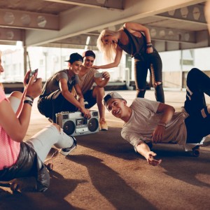 default playlist img