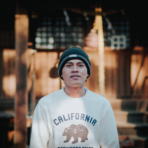 Listen to Berjuang Di Rantauan song with lyrics from Alep Santosa