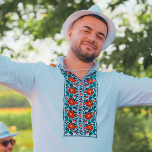 Listen to Gigolo song with lyrics from Culita Sterp