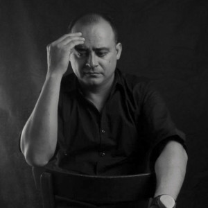 Listen to Corazón Herido song with lyrics from Luis Gonzalez