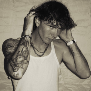 收聽Tommy Marsh的Ladies (Explicit)歌詞歌曲