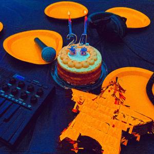 default playlist img