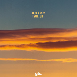 Dengarkan lagu Twilight nyanyian heylucas dengan lirik