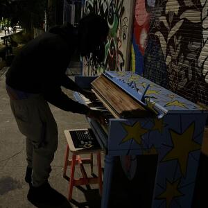 default playlist img