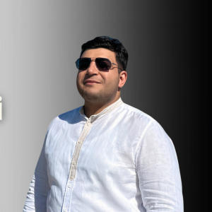 Ara Hovhannisyan的專輯Papayi Axjik (Daddy's daughter)