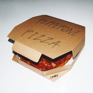 Dengarkan lagu pepperoni pizza (feat. Modern Orange) nyanyian CMBY dengan lirik
