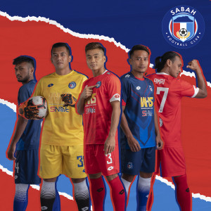 Dengarkan lagu Team Kami nyanyian S.B.H dengan lirik