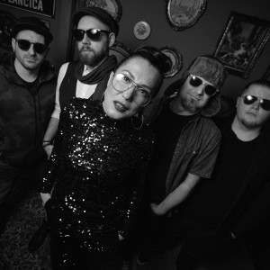 收聽Bang Bang的Bolje sutra歌詞歌曲