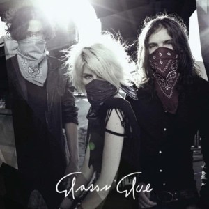 ดาวน์โหลดและฟังเพลง Big Bang พร้อมเนื้อเพลงจาก Glass n' Glue
