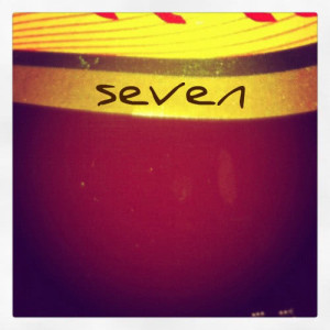 ดาวน์โหลดและฟังเพลง Seven พร้อมเนื้อเพลงจาก Black Fox