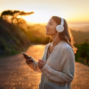 Sonidos de olas para dormir的專輯Melodías Lofi Pacíficas Para Un Descanso Silencioso Y Relajado