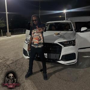 Listen to Trim (Explicit) song with lyrics from Marvo