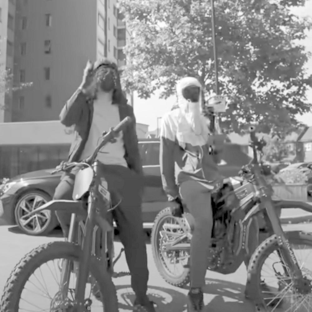 TRAPSTAR BAG R3MIX (feat. Trizz & Busygettinlizzy) (Explicit)