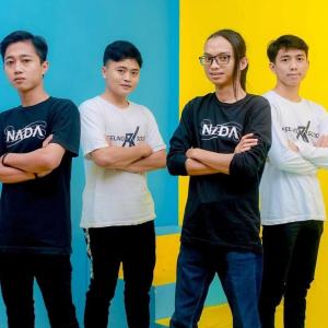 收聽SI KEMBAR的Menangislah Karena Kau Juga Manusia歌詞歌曲