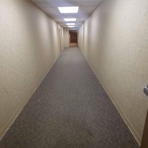 Dengarkan backrooms (Clean) (Explicit) lagu dari ovrwrld dengan lirik