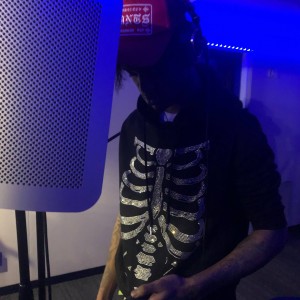 收聽Coreyblood的HOW DO IT FEEL (Explicit)歌詞歌曲