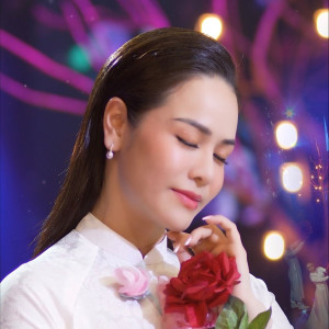 Listen to Mẹ Đã Sống Như Thế song with lyrics from Nhat Kim Anh