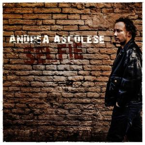 ดาวน์โหลดและฟังเพลง Selfie พร้อมเนื้อเพลงจาก Andrea Ascolese