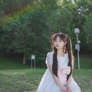 Listen to 直觉 (女版) song with lyrics from 王珂珂