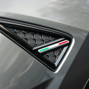 收听Urus的Nemesis歌词歌曲