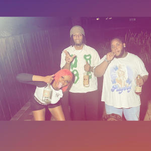 收聽Skylaraiin的FAMILY MATTERS (feat. B1G Ghee & JRAWW) (Explicit)歌詞歌曲