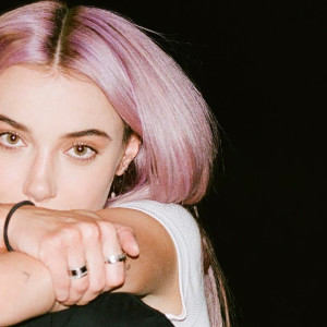 收聽Olivia O'Brien的Better Than Feeling Lonely歌詞歌曲