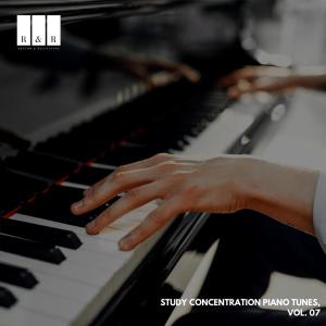 Dengarkan Happy Indeed (Soft Solo Piano) lagu dari Anna Yasher dengan lirik