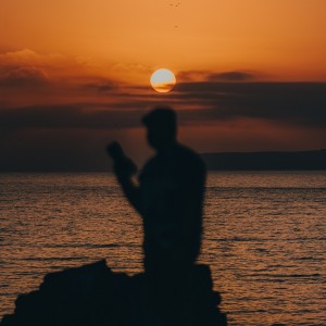 Dengarkan lagu Sebatas Mimpi nyanyian Listen to Me dengan lirik