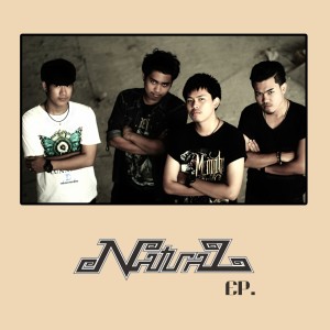 Listen to เธอตัดสินใจไม่ผิด song with lyrics from Natural（欧美）