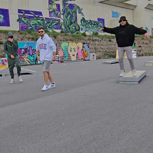 default playlist img