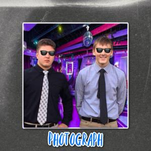 ดาวน์โหลดและฟังเพลง Fading (feat. Tyfu) (Explicit) พร้อมเนื้อเพลงจาก Dues WRLD