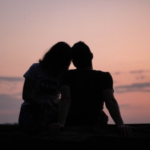Listen to Istriku Tersayang song with lyrics from Arief wn