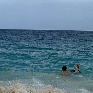 收聽XSLIMEX的Shattered (feat. Lobus) (Explicit)歌詞歌曲