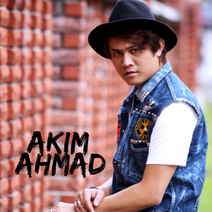 ดาวน์โหลดและฟังเพลง Kembali พร้อมเนื้อเพลงจาก Akim Ahmad
