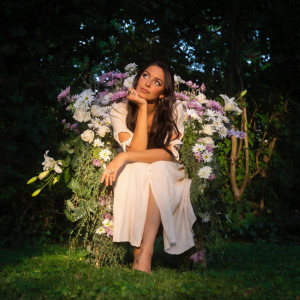ดาวน์โหลดและฟังเพลง Reasons to Stay พร้อมเนื้อเพลงจาก Kate Vogel