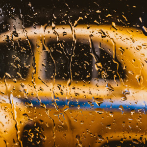 Dengarkan lagu Thunder Rain nyanyian Nature Sounds Nature Music dengan lirik